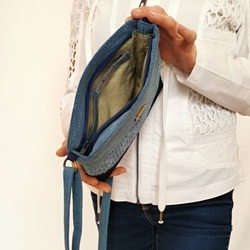 Malá džínová kabelka přes rameno AKVAMARÍN háčk.