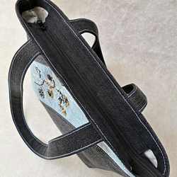 Džínová ručně šitá kabelka s výšivkou SMARAGD 3