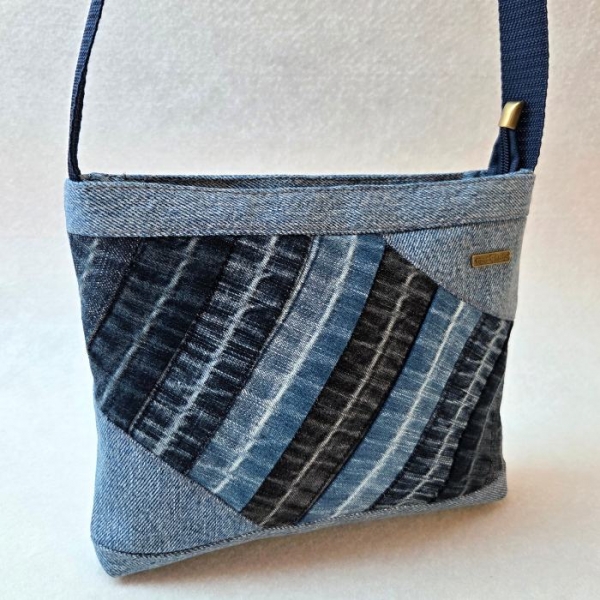 Modrá jeansová crossbody kabelka AKVAMARÍN 21