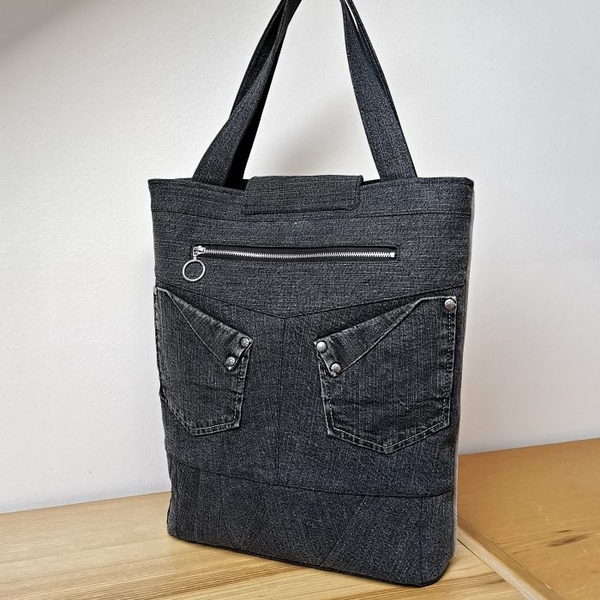 Černá riflová taška JANTAR s patchworkem
